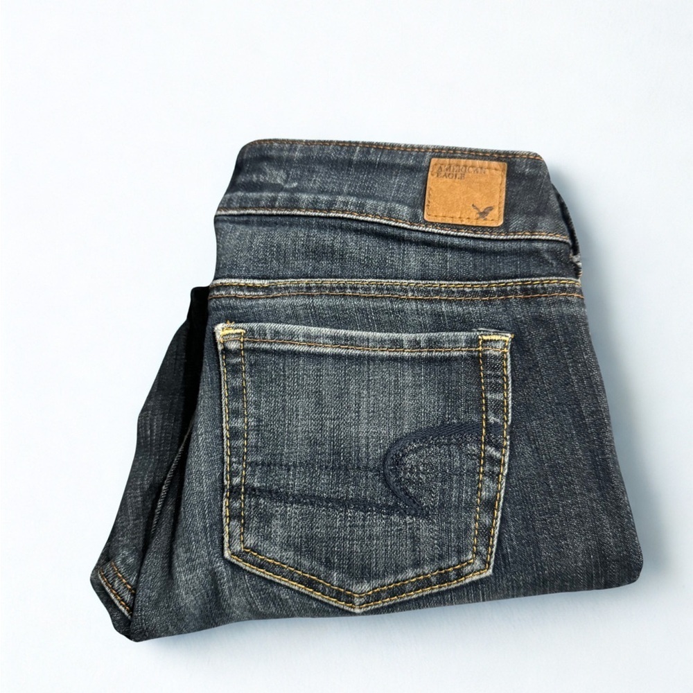American Eagle Outfitters Dark Blue Cropped Jeans